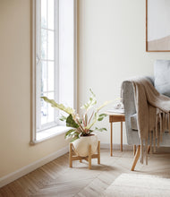 Load image into Gallery viewer, Shiny EggWhite stand:bamboo