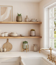 Load image into Gallery viewer, Earthy stand:one_stand