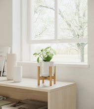 Load image into Gallery viewer, Hammered Ivory stand:bamboo