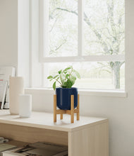 Load image into Gallery viewer, Twilight Blue stand:bamboo