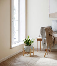 Load image into Gallery viewer, Deep Ocean stand:bamboo