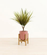 Load image into Gallery viewer, Hammered Rose Pink stand:bamboo