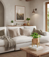 Load image into Gallery viewer, Sandy stand:one_stand