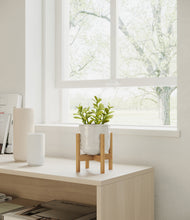 Load image into Gallery viewer, Hammered Ivory stand:bamboo