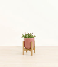 Load image into Gallery viewer, Hammered Rose Pink stand:bamboo