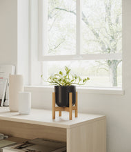 Load image into Gallery viewer, Stone Black stand:bamboo