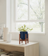 Load image into Gallery viewer, Twilight Blue stand:walnut