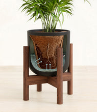 Load image into Gallery viewer, Stone Black stand:walnut