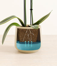 Load image into Gallery viewer, Almond Green stand:all