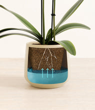 Load image into Gallery viewer, Almond Green stand:all