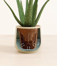 Load image into Gallery viewer, Almond Green stand:all