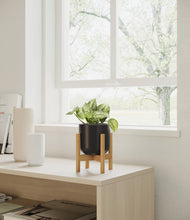 Load image into Gallery viewer, Stone Black stand:bamboo