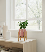Load image into Gallery viewer, Hammered Rose Pink stand:bamboo