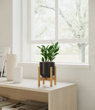 Load image into Gallery viewer, Stone Black stand:bamboo