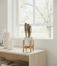 Load image into Gallery viewer, Snowdrift White stand:bamboo