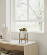 Load image into Gallery viewer, Hammered Ivory stand:bamboo