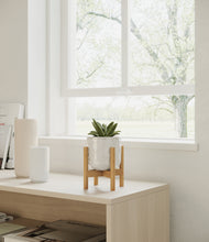 Load image into Gallery viewer, Hammered Ivory stand:bamboo
