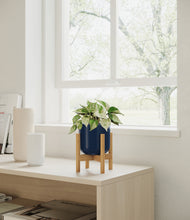 Load image into Gallery viewer, Twilight Blue stand:bamboo