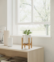 Load image into Gallery viewer, Hammered Ivory stand:bamboo