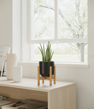 Load image into Gallery viewer, Stone Black stand:bamboo