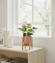 Load image into Gallery viewer, Hammered Rose Pink stand:bamboo
