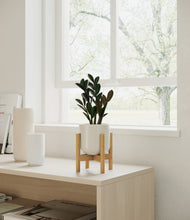 Load image into Gallery viewer, Cotton White stand:bamboo
