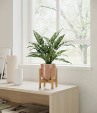 Load image into Gallery viewer, Hammered Peach Pink stand:bamboo
