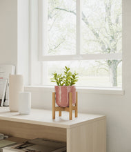 Load image into Gallery viewer, Hammered Rose Pink stand:bamboo
