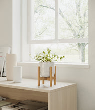 Load image into Gallery viewer, Hammered Ivory stand:bamboo
